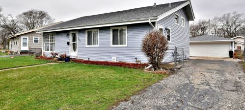 706 Sunset Ave, Villa Park, IL 60181-1417