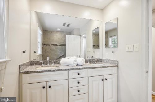 1221 Pinecrest Cir, Silver Spring MD 20910-1626 exterior