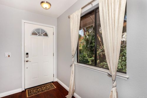 6537 Corte Valdez, Carlsbad, CA 92009-4556