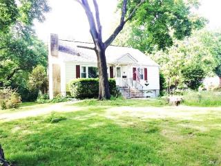 8 Shirley St, Norwalk, CT 06850-2818