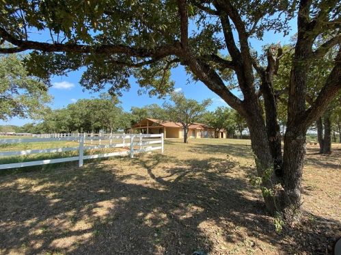 123 Marcia Ln, Mcdade, TX 78650-5141