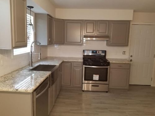 320 Bert St, Angleton TX  77515-5259 exterior