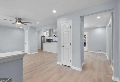 3225 Dogwood Dr, Atlanta GA  30344-3909 exterior