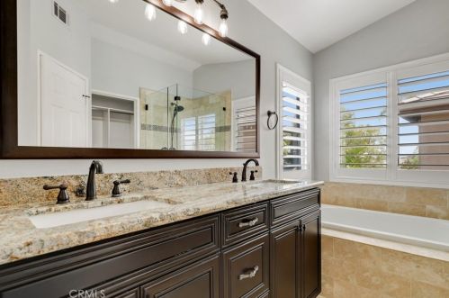 8721 Heatherwood Rd, Anaheim CA  92808-1690 exterior