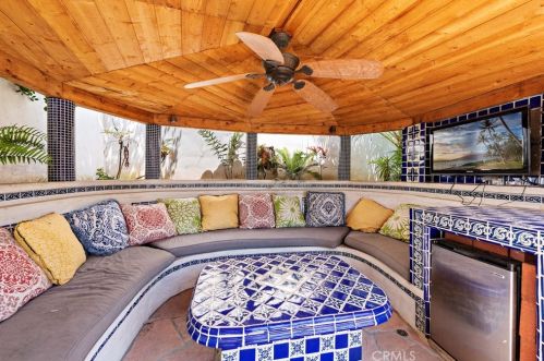 11411 Arroyo Ave, Santa Ana CA  92705-2469 exterior