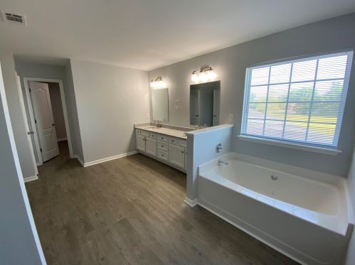 715 Broderick Cir, Warner Robins GA  31088-2415 exterior