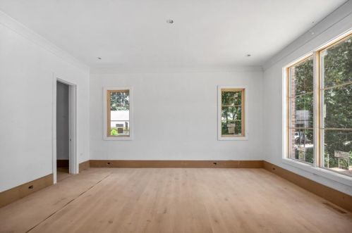 2884 Arden Rd, Atlanta GA  30305-1914 exterior