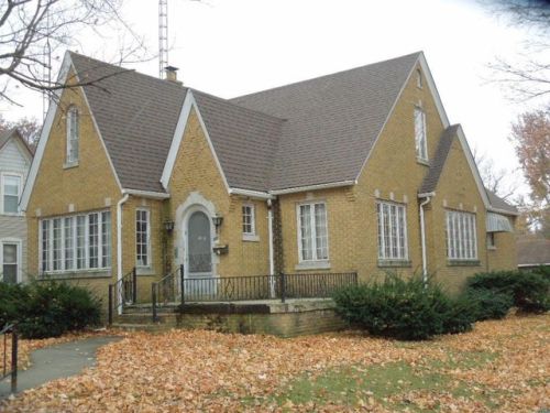 302 Pine St, Coalton, IL 62075-1232