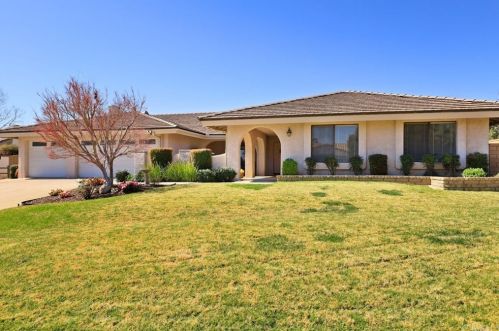 5940 Moonstone Ave, Rancho Cucamonga, CA 91701-2720