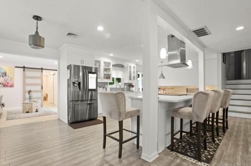 16 Dairy Farm Rd, Norwalk, CT 06851-6027