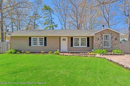1262 Spruce St, Lacey, NJ 08731-4545