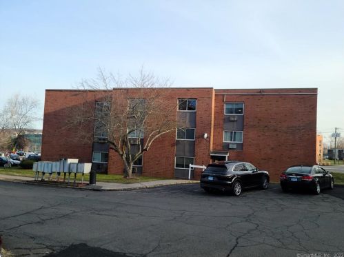 166 Gravel St, Meriden CT  06450-4627 exterior