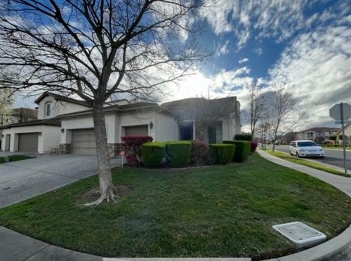 9780 Waterfowl Dr, Elk Grove, CA 95757-8128