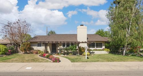 1001 Pine St, Lodi, CA 95240-3112