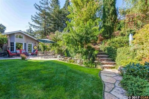 2 Scenic Dr, Orinda, CA 94563-3444