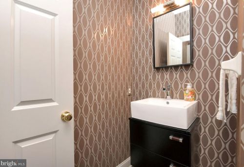 12 Governors Ln, Princeton NJ  08540-3667 exterior