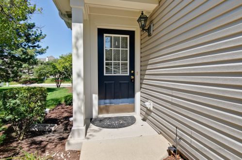 3281 Cool Springs Ct, Naperville, IL 60564-8369