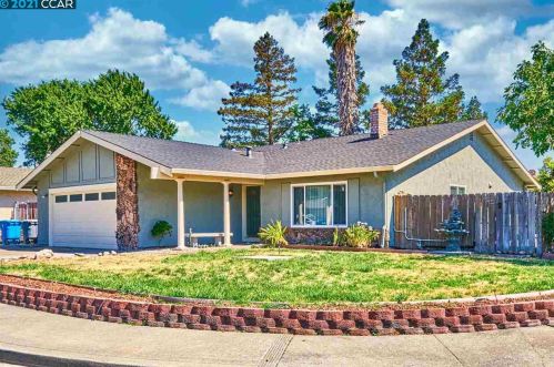 101 Liberty Ct, Vacaville, CA 95687-6740
