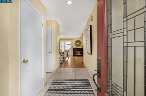4821 Wolf Way, Concord, CA 94521-2912