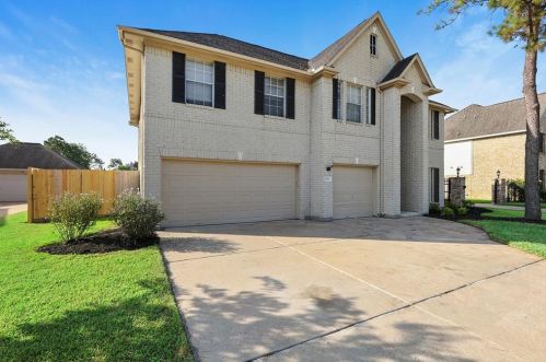 3605 Knotty Pine Cir, Pearland, TX 77581-8702