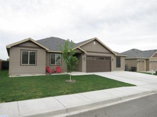 4207 Saint Paul Ln, Pasco, WA 99301-4722