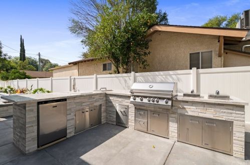 3364 Cedar St, Riverside CA  92501-2625 exterior