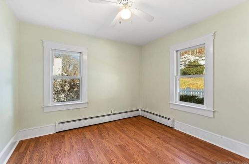 72 Flanders Rd, Niantic CT  06357-1525 exterior
