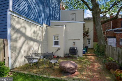 433 Walnut St, Lancaster PA  17603-3362 exterior