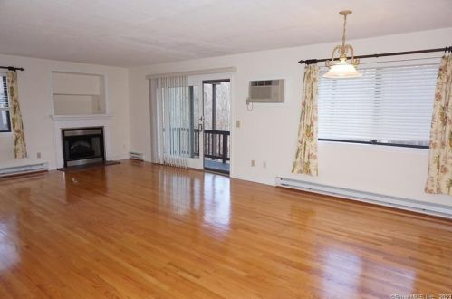 91 Riverview Rd, Niantic CT  06357-1129 exterior