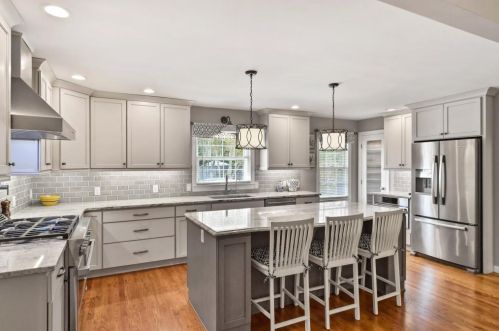 620 Mabry Rd, Atlanta GA  30328-2604 exterior