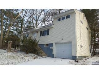 618 Wildwood Rd, Rockleigh, NJ 07647-1121