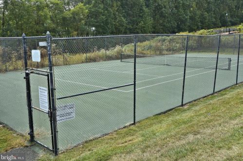 9270 Sprucewood Rd, Springfield VA  22015-3559 exterior