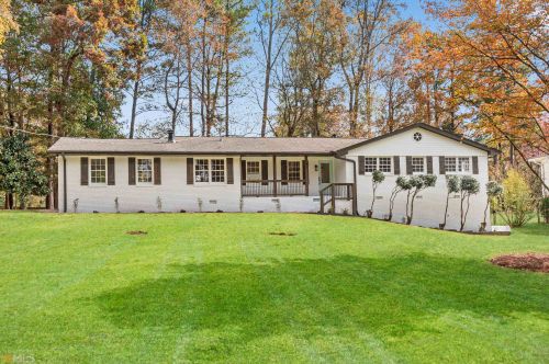 41 Rhodes Dr, Marietta, GA 30068-3668