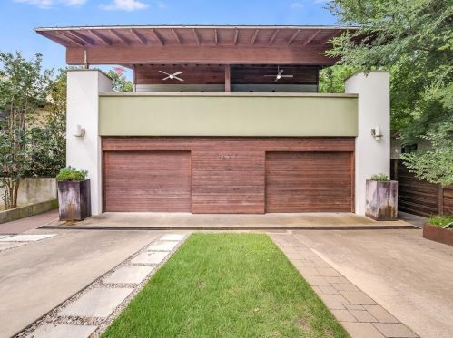1621 12th St, Austin, TX 78702-1121