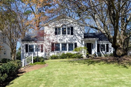 2662 Birchwood Dr, Atlanta GA  30305-3822 exterior
