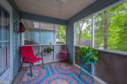 110 Demorest Courtyards Dr, Demorest, GA 30535-6026
