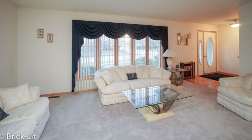 19544 Westminster Dr, Mokena, IL 60448-2406