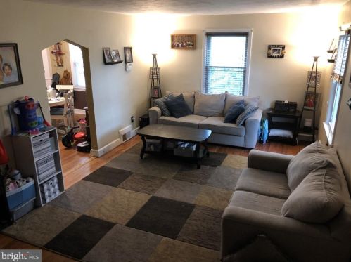 208 Sheridan Rd, Trenton, NJ 08619-2411