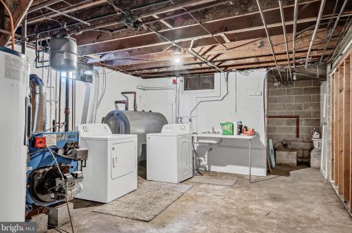 2195 Baltimore Pike, Hanover PA  17331-9610 exterior