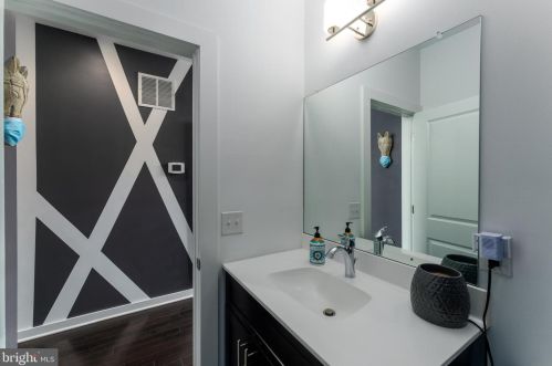 2341 Gordon St, Philadelphia PA 19132-4632 exterior