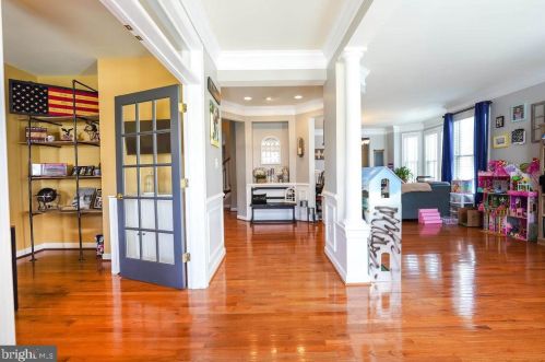 10890 General Kirkland Dr, Bristow, VA 20136-1377