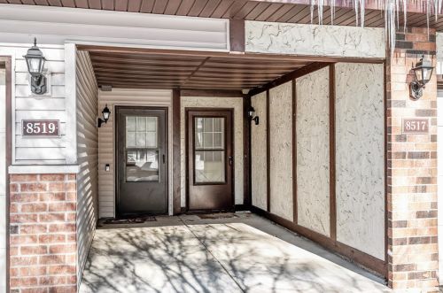 8517 Maplebrook Pkwy, Minneapolis, MN 55445-1957