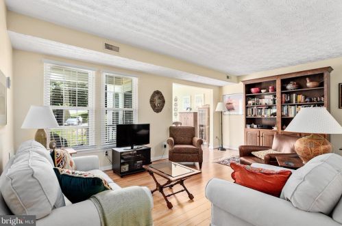 614 Southern Hills Dr, Arnold, MD 21012-2604