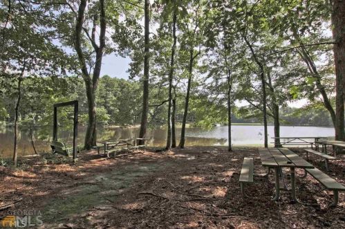 2610 Brushy Nob Ln, Stockbridge GA  30281-5243 exterior