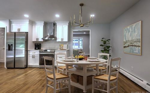 34 Brookwood Ln, Huntington CT  06484-2051 exterior