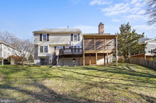9625 Woodedge Dr, Springfield VA  22015-3017 exterior