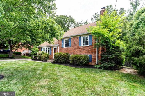 4421 Willow Woods Dr, Annandale, VA 22003-3843