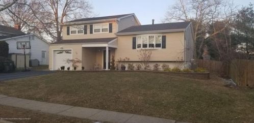 13 Cavan Ln, Hazlet, NJ 07730-1130
