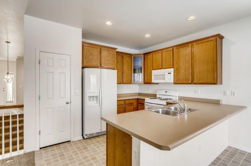 26040 Davies Dr, Aurora CO 80016-6098 exterior