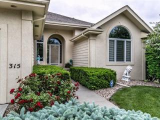 315 169th Cir, Omaha, NE 68118-3000